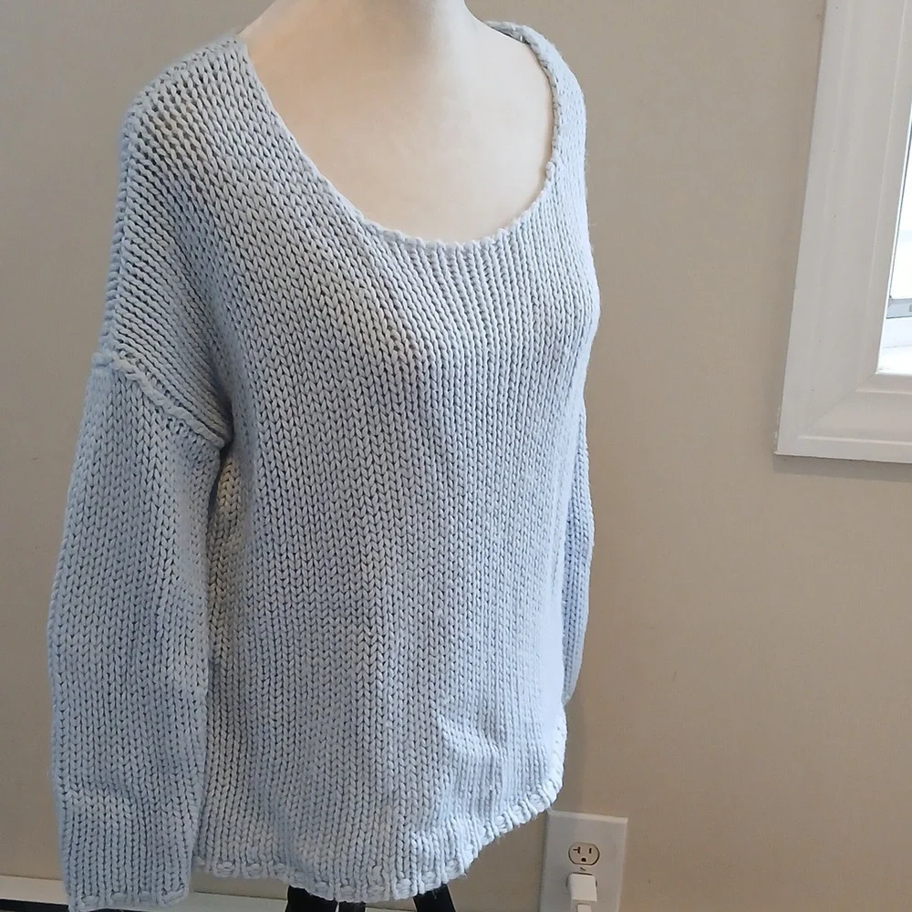 Lovers + Friends Blue chunky crop sweater size‎ Small